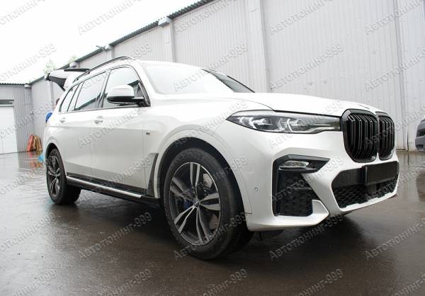 Пороги на BMW X7 (G 07) черный сапфир